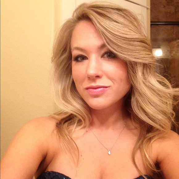 Meet your Posher! - Picture 10 of 10